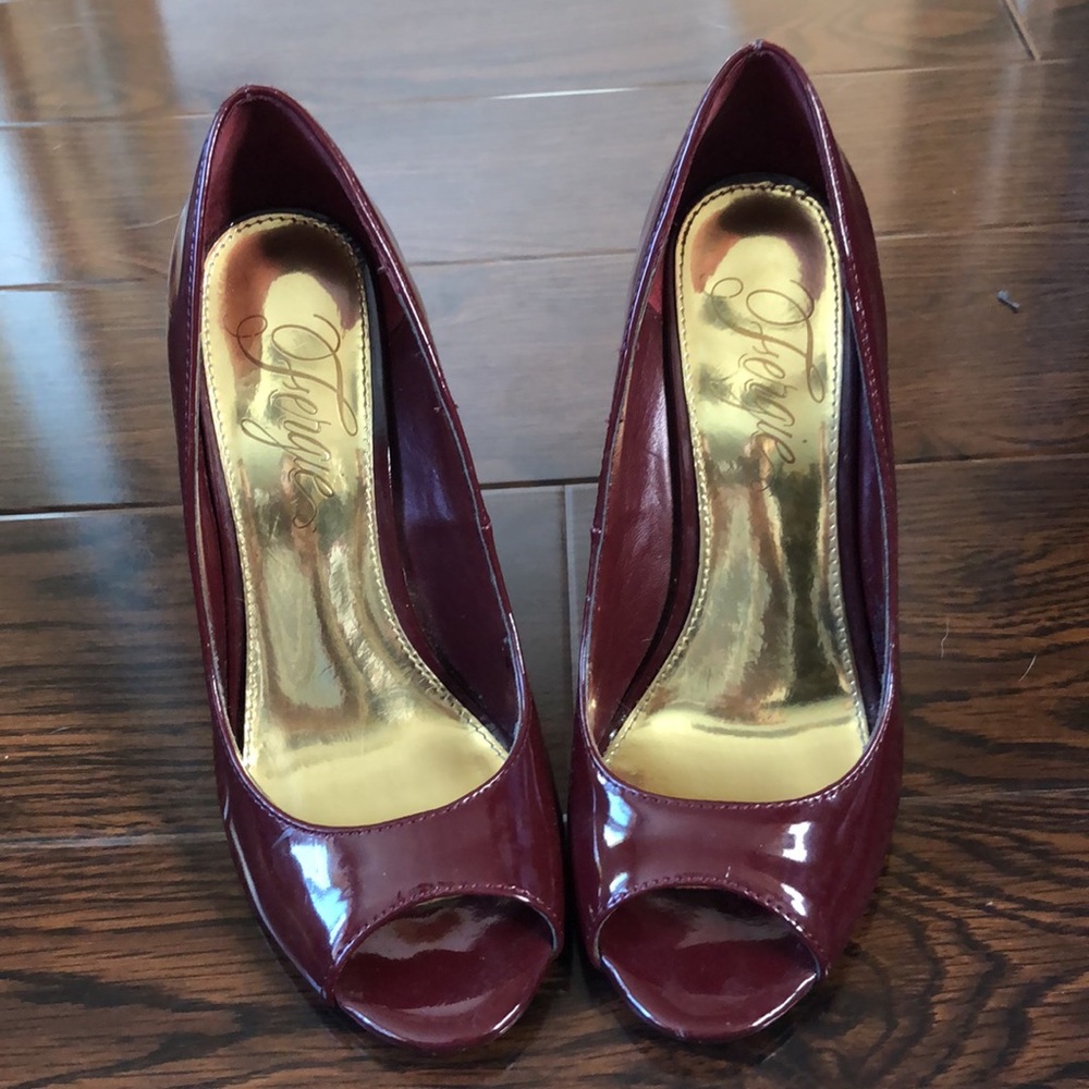 Fergie burgundy wedges size 6